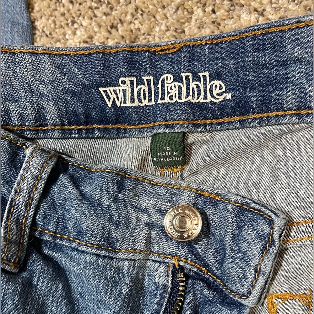 NEW! Wild Fable High Rise Distressed Cropped Mom Jean 10 - Picture 7 of 9